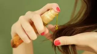 Olejowanie włosów - sposoby i efekty. Jaki olej wybrać?