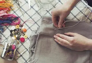 Jak znaleźć dobry kurs szycia dla początkujących?