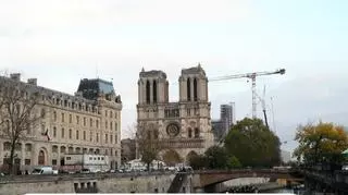 Drugie życie dzieł sztuki z katedry Notre Dame. "Nadarzyła się idealna okazja do ich renowacji"