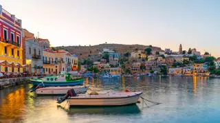 Co warto zobaczyć na greckiej wyspie Symi - zabytki i plaże