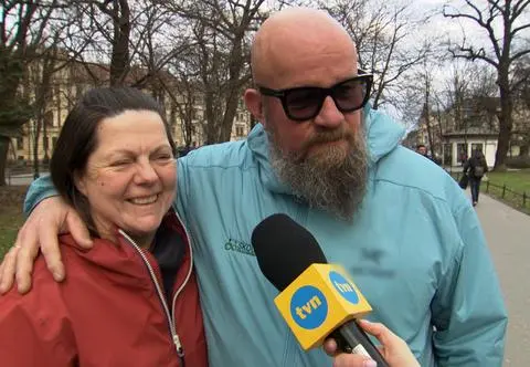 Czy okazujecie sobie uczucia publicznie? "To nie jest tylko dla młodych"