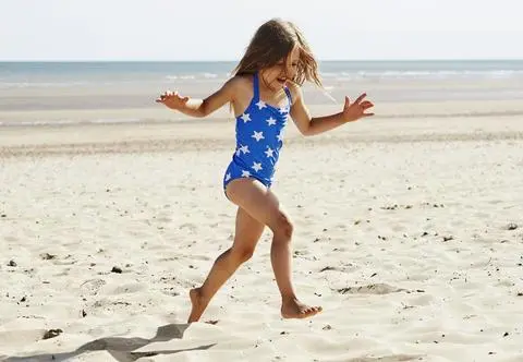 8-latka zgubiła się na plaży. "Przeszła samodzielnie 4 km"
