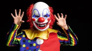 Przebranie klauna – ubranie, peruka i makijaż. Jak zrobić strój klauna samodzielnie w domu?