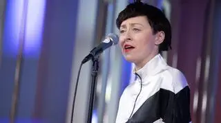 Klimatyczna piosenka prosto z greckiej wyspy. Natalia Przybysz wraca z nowym singlem "Za zimą wodą"