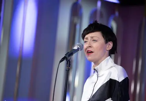Klimatyczna piosenka prosto z greckiej wyspy. Natalia Przybysz wraca z nowym singlem "Za zimą wodą"