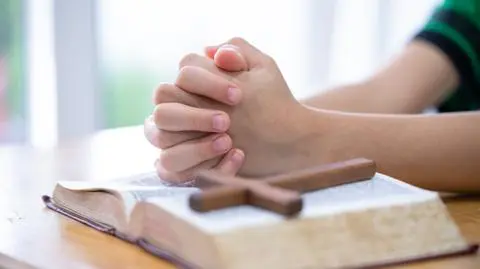 Szokujące zadanie w szkole. Dzieci miały przekonać zgwałconą kobietę, żeby nie usuwała ciąży