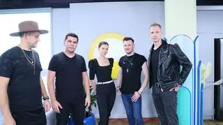 Kris Forbot x BARTØ na scenie Dzień Dobry TVN z piosenką "Teraz" 