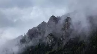 Ostrzeżenie lawinowe w Tatrach. "Pierwsze ślady zimy"