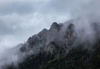 Ostrzeżenie lawinowe w Tatrach. "Pierwsze ślady zimy"