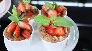 Waniliowe muffinki z malinami 