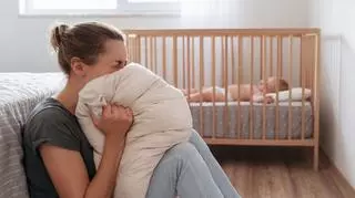 "Dlaczego tęsknię za życiem sprzed ciąży?" Psycholog odpowiada