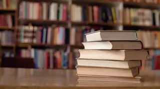 Jak spędzić długi weekend z książką? Ekspert podpowiada