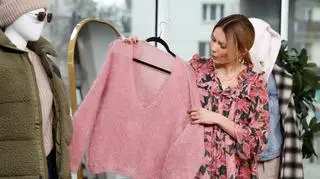 Zimowe temperatury kontra styl. Ekspertka radzi, jak modnie ubierać się na cebulkę