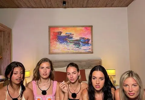 "Hotel Paradise 8". Dziewczyny uknują intrygę. Ten spisek może się źle skończyć