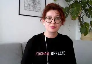 Coraz więcej młodzieży uważa, że jest w związku z kimś, kogo nigdy nie spotkało na żywo. Czy to jest prawdziwa miłość?