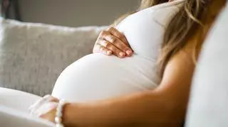 37. tydzień ciąży i ból podbrzusza. Czy to objawy porodu?