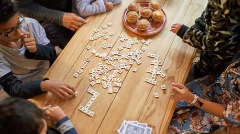 Scrabble i inne gry językowe. Najlepsze planszówki dla dzieci i dorosłych