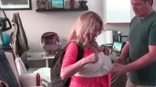 Zarabia krocie na handlu mlekiem z piersi. "Potrzebujemy pieniędzy, bo rzuciłam pracę"