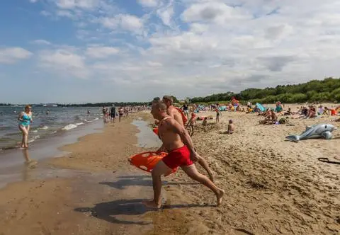 Dzieci uczestniczące w koloniach nie mogły wyjść z wody. "Jedna z dziewczynek nie wykazywała czynności życiowych"