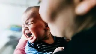 Nie mogła uspokoić dziecka i usłyszała: "Płacze, bo jest nieochrzczone"