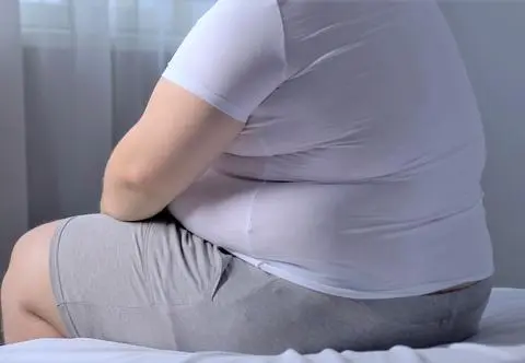Ważący 440 kg mężczyzna szuka żony. Mało która kobieta spełnia jego specjalne wymagania