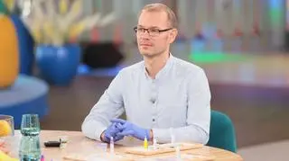 "Domowe testowanie nigdy nie zastąpi wizyty u lekarza". Czy warto sięgać po testy apteczne? 