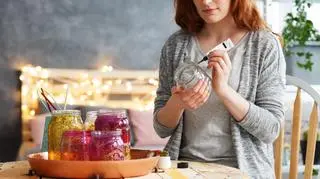Decoupage na szkle – instrukcje decoupage'u na szklanej misce i słoiku