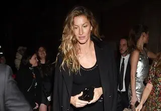 Zapłakana Gisele Bündchen ucieka przed paparazzi. "Nic mnie nie chroni"
