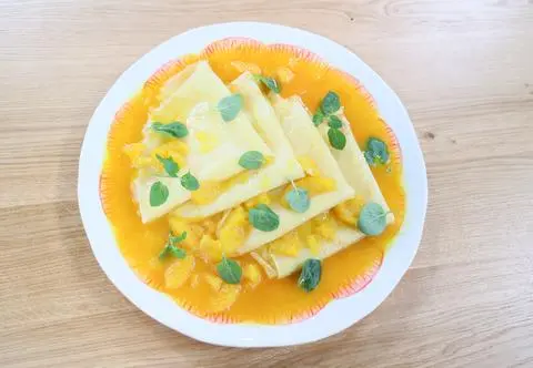 Naleśniki „Crepes Suzette”, czyli pyszny francuski deser