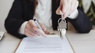 Zniszczone mieszkanie i nieuiszczone opłaty. Jak poradzić sobie z nieuczciwym lokatorem?