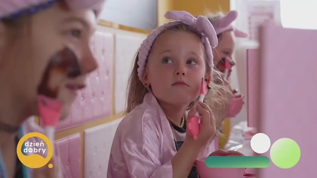 Salony beauty dla dziewczynek to nowy trend. "Czują się bardziej dorosłe" 