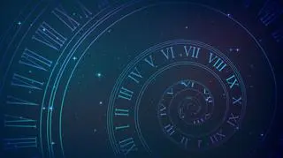 Symbole miesięcy na tle nieba