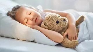 Co zrobić, aby położyć dziecko spać bez krzyków i nerwów? Jedna z mam pokazała swój sposób