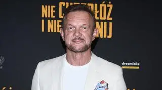 Cezary Pazura pokazał uroczą chatę z drewna. Fanka: "Malownicza"