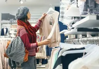 Zamiast wełny inne materiały. UOKiK sprawdził skład ubrań polskich marek. Dwóm spółkom grożą kary