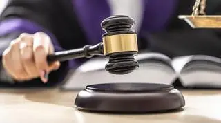 Na 10 dni zostawiła bez opieki 16-miesięczną córkę. Matka skazana na dożywocie