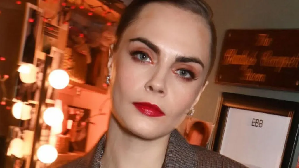Old lady make-up powraca.