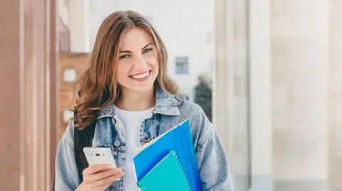 Studia na różnych etapach kariery – co mówią opinie absolwentów WSKZ? 