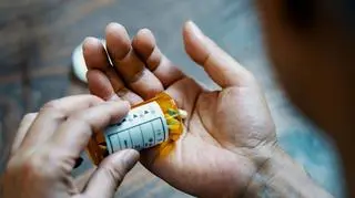 osoba, która bierze leki 