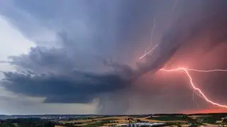Rzadkie zjawisko atmosferyczne nad pustynią Atakama. Czym są "czerwone duszki"?
