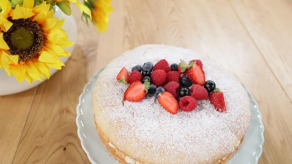 Tarta z Saint-Tropez z truskawkami 