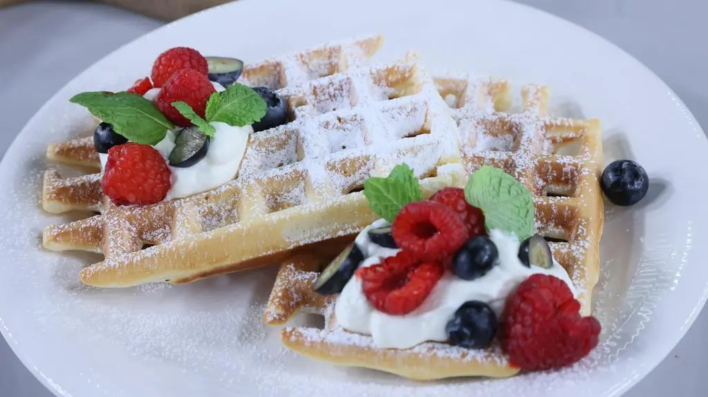 Kulinarne klasyki z roślinnym twistem. Słodkie comfort foods prezentuje Rozkoszny