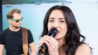 Zespół Holly Blue w utworze "Rydwany w ogniu"