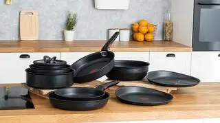 Czy patelnia jest już odpowiednio gorąca? Można to sprawdzić w dziecinnie prosty sposób