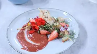 Szaszłyki z kurczaka z sosem rabarbarowym