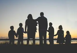 22-latka jest matką sześciorga dzieci. "Mamy razem piękne życie i zostaliśmy pobłogosławieni"