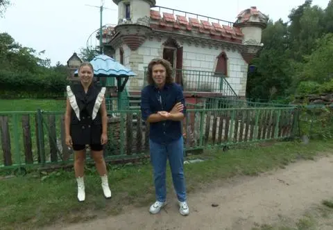 Na ogródku działkowym wybudował zamek. "Sam wymyślił, sam skonstruował"