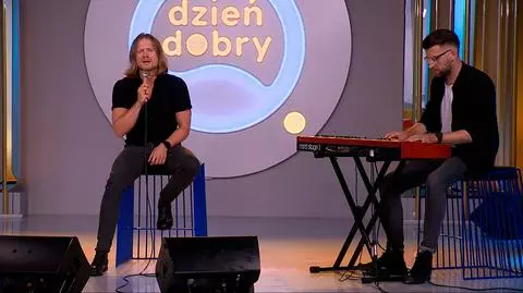Marcin Spenner z utworem "Zaskoczeni" wystąpił na scenie Dzień Dobry TVN