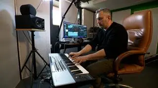 Jego największe pasje to las i muzyka