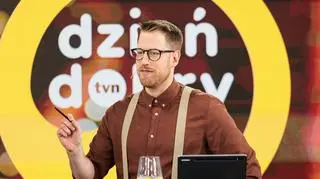 Prezenter Dzień Dobry TVN zdjął ubranie na wizji. "Nie przerywajmy tego programu" 
